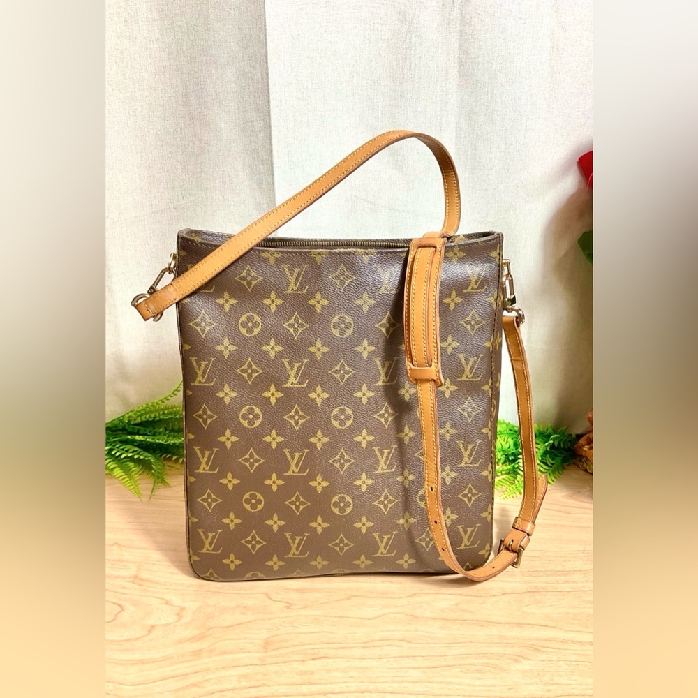 LOUIS VUITTON ✅ AUTHENTIC GM SIZE LOOPING BAG - Picture 4 of 12